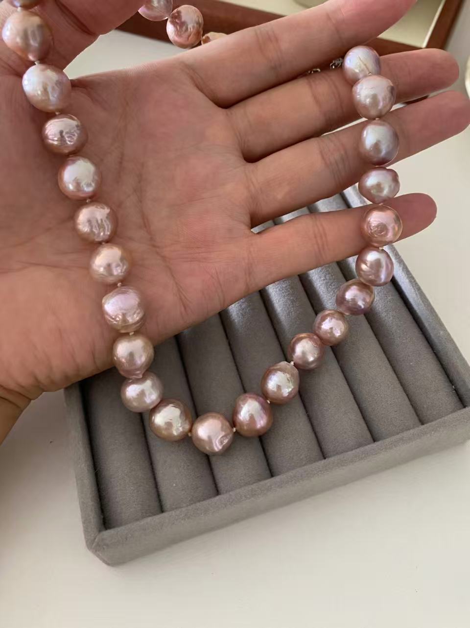 Liv Pearl Necklace
