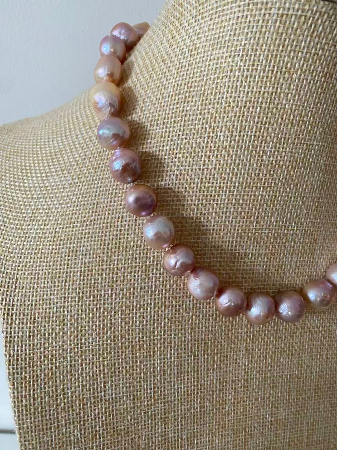Liv Pearl Necklace