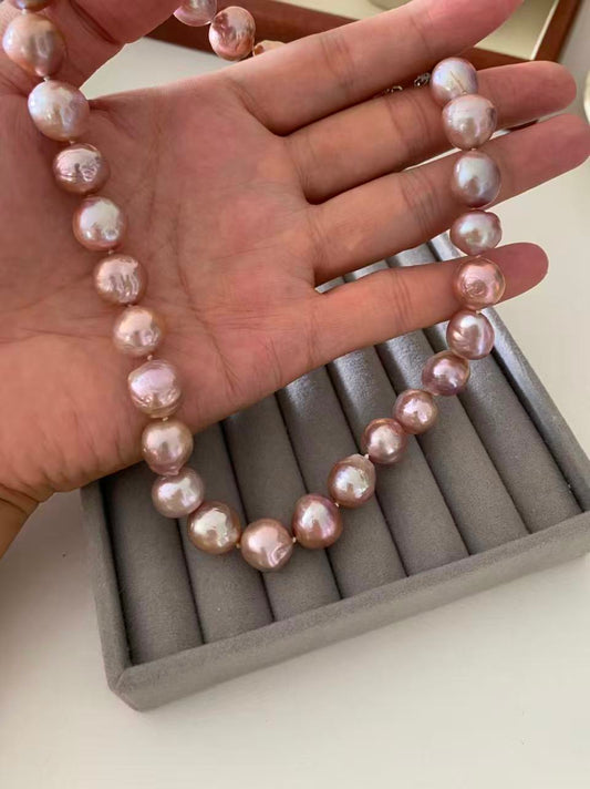 Liv Pearl Necklace