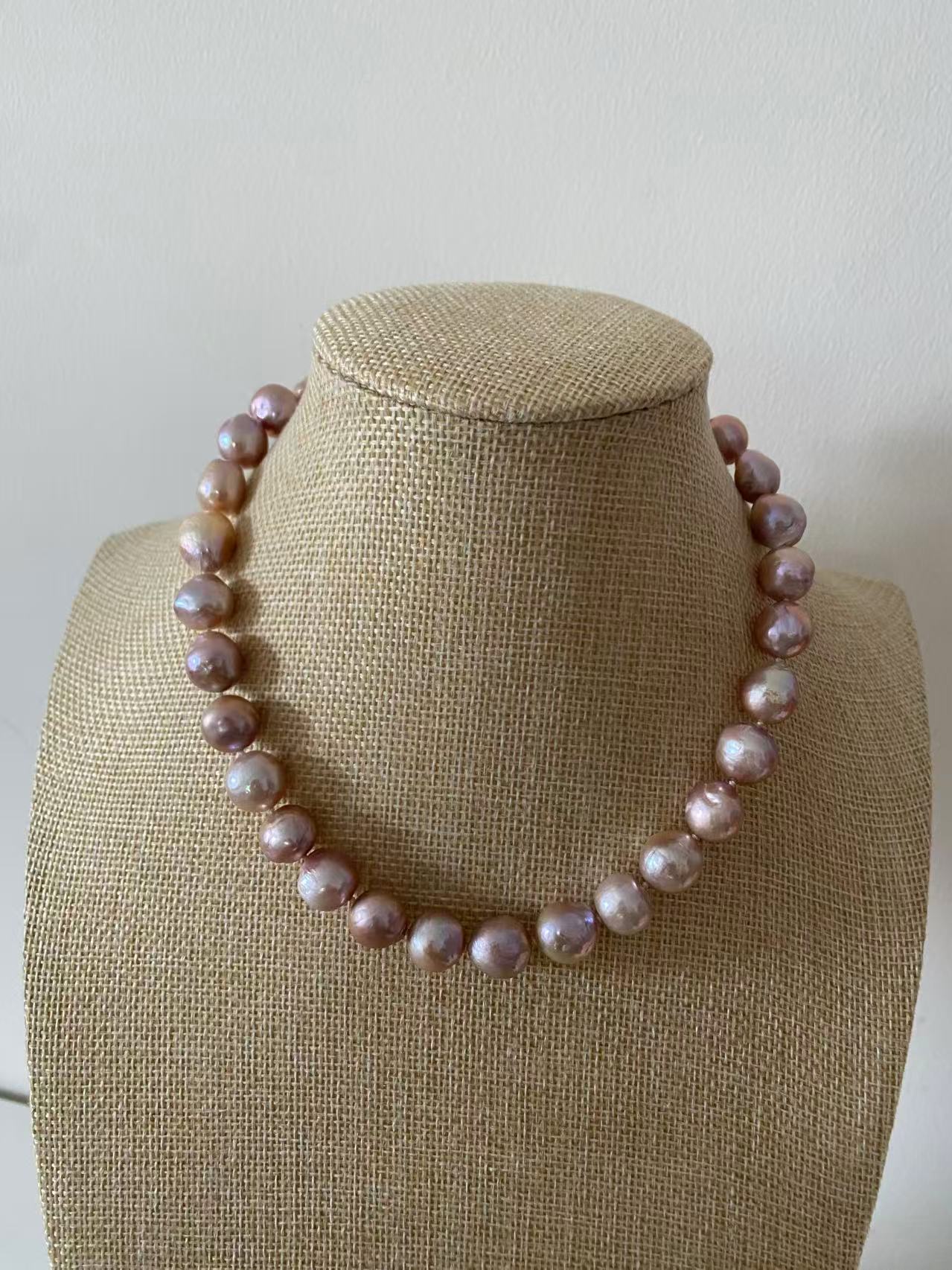 Liv Pearl Necklace
